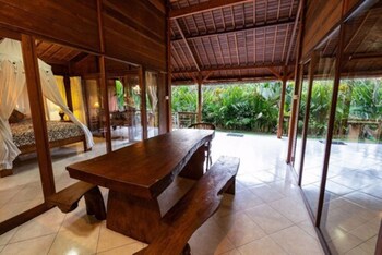 sari bamboo villas