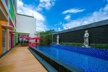 front one hotel purwodadi