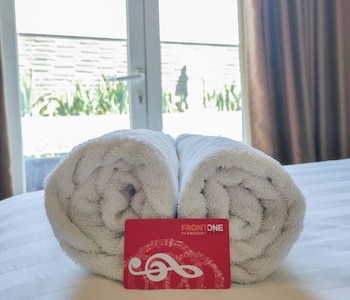 front one hotel purwodadi