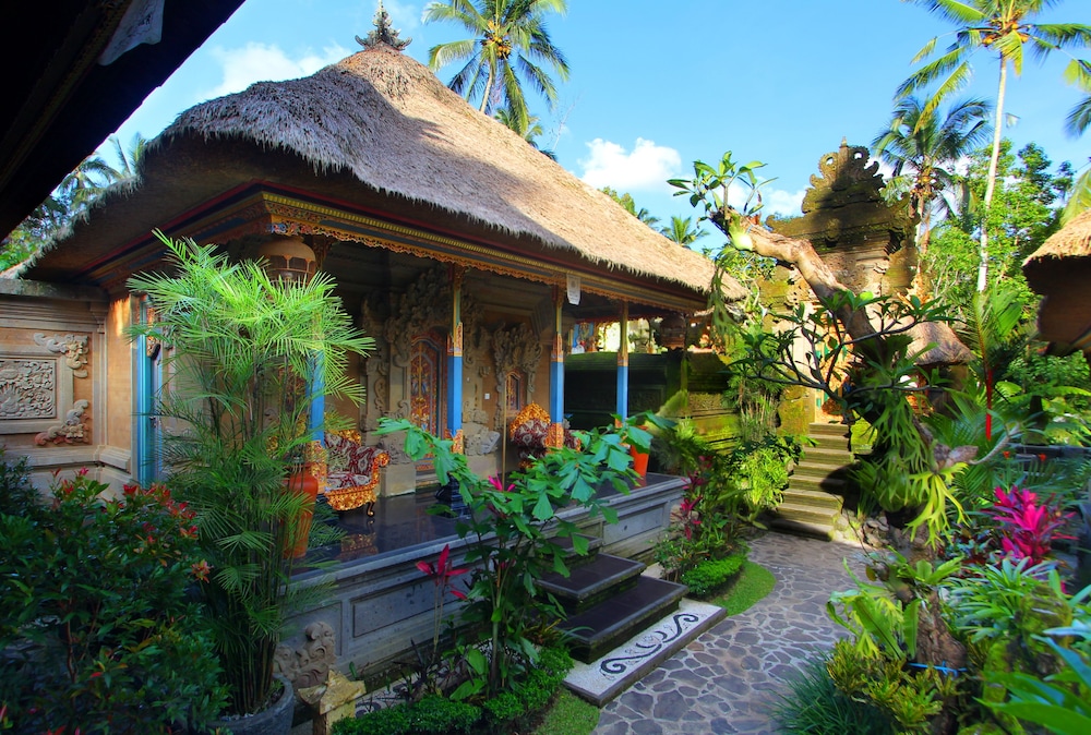 de umah bali eco tradi home