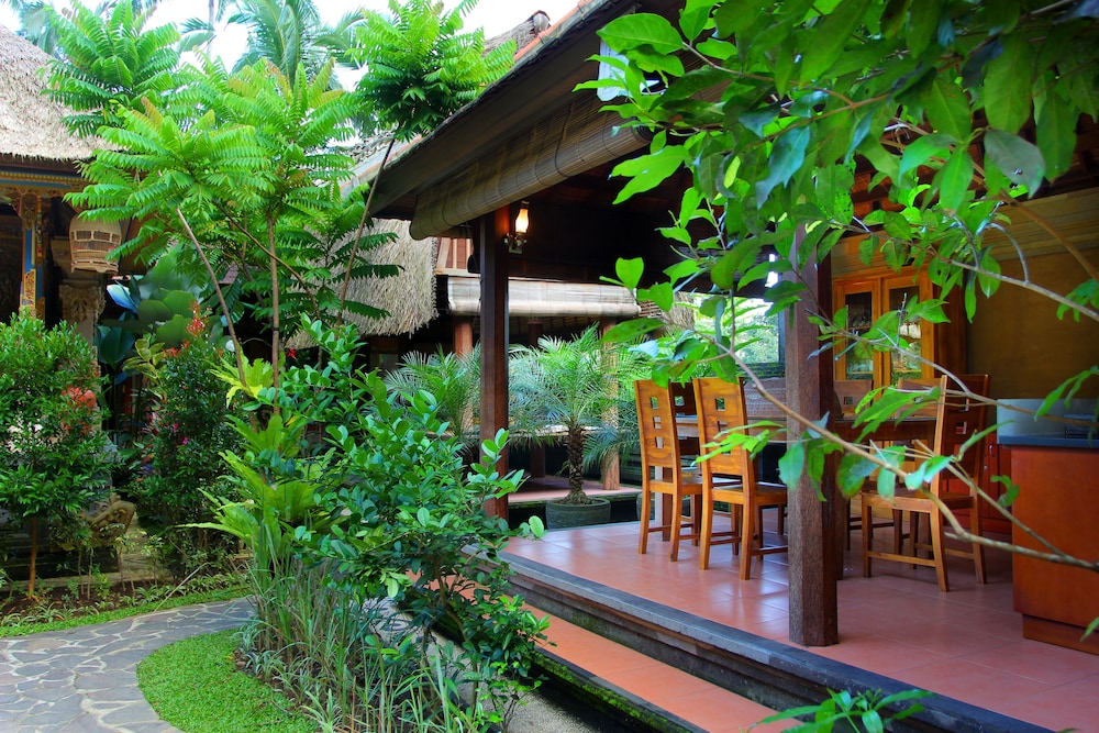 de umah bali eco tradi home