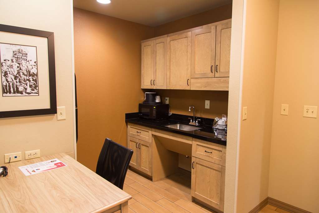 hampton inn and suites dodge city