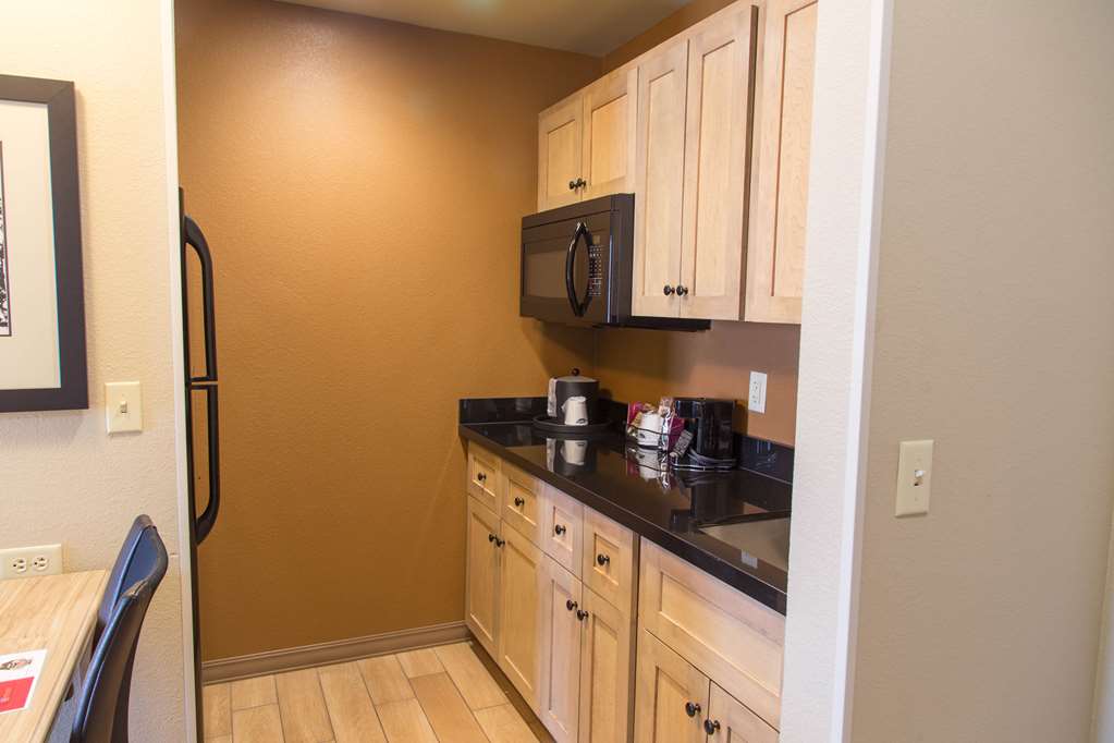 hampton inn and suites dodge city