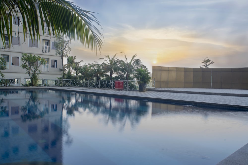 Titanium Express Homtel,Depok>>Cimanggis,3 star