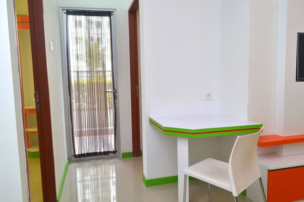 Titanium Express Homtel,Depok>>Cimanggis,3 star