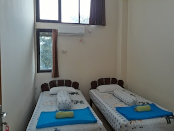 Imam Bonjol Hostel,Central Java>>Semarang,1 star