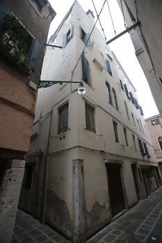 hotel mezzo pozzo