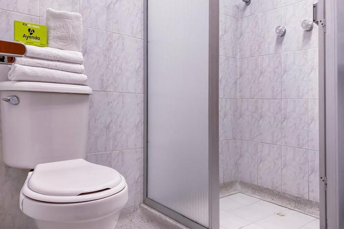 ayenda 1140 roma plaza