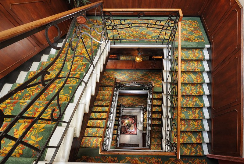 hotel flora