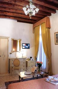 apostoli palace