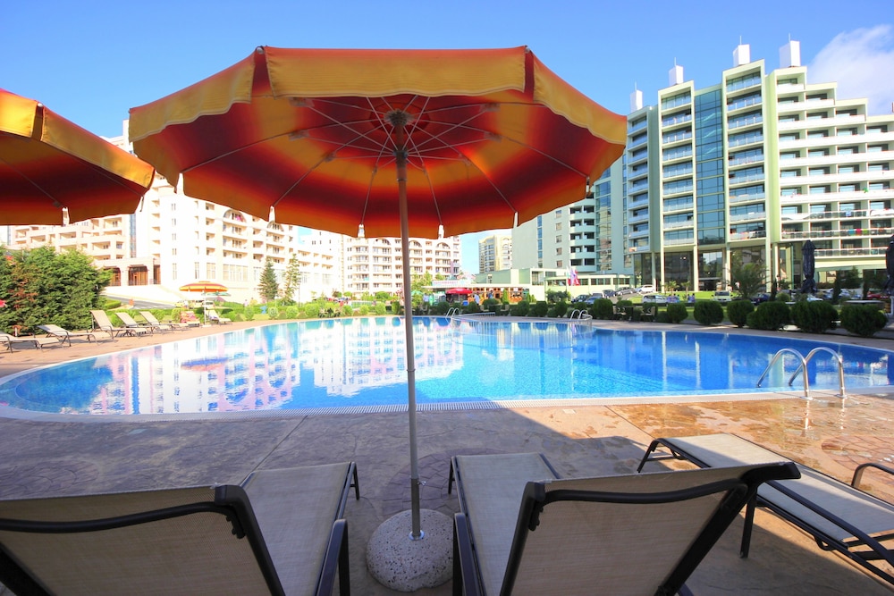 menada sunny beach plaza apartments
