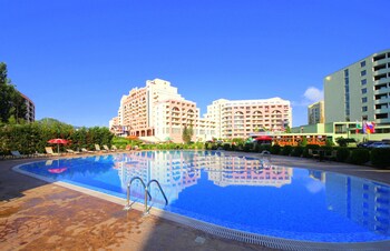 menada sunny beach plaza apartments