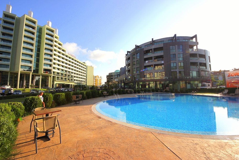 menada sunny beach plaza apartments