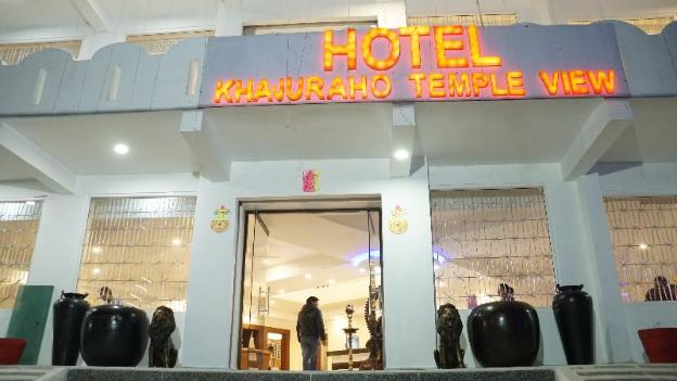 hotel khajuraho temple view