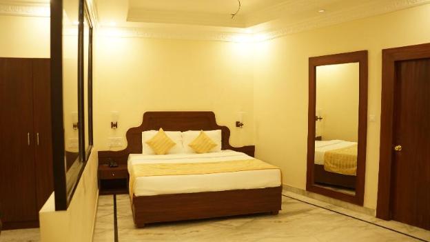 hotel khajuraho temple view