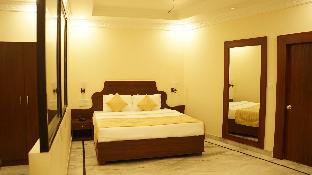 hotel khajuraho temple view