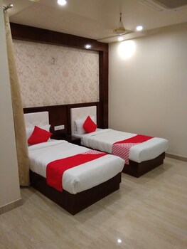 hotel rahil palace