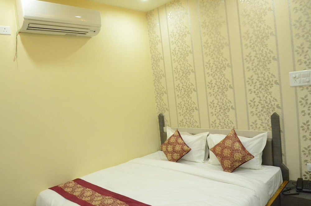 hotel rahil palace