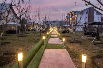 apple orchard resort and spa
