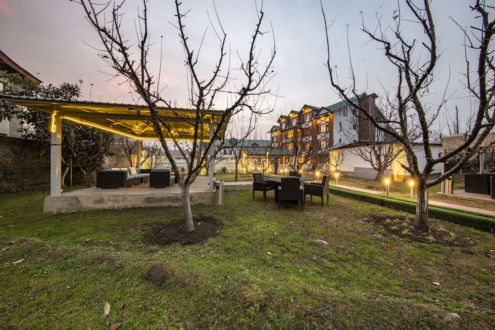 apple orchard resort and spa