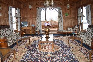 Wangnoo Heritage Houseboats,Jammu And Kashmir>>Jammu,4 star