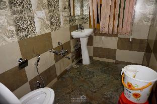 Chinar Residency,Srinagar>>Jammu,2 star