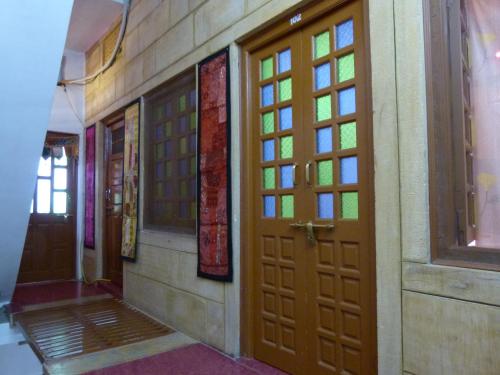 gajanand guest house