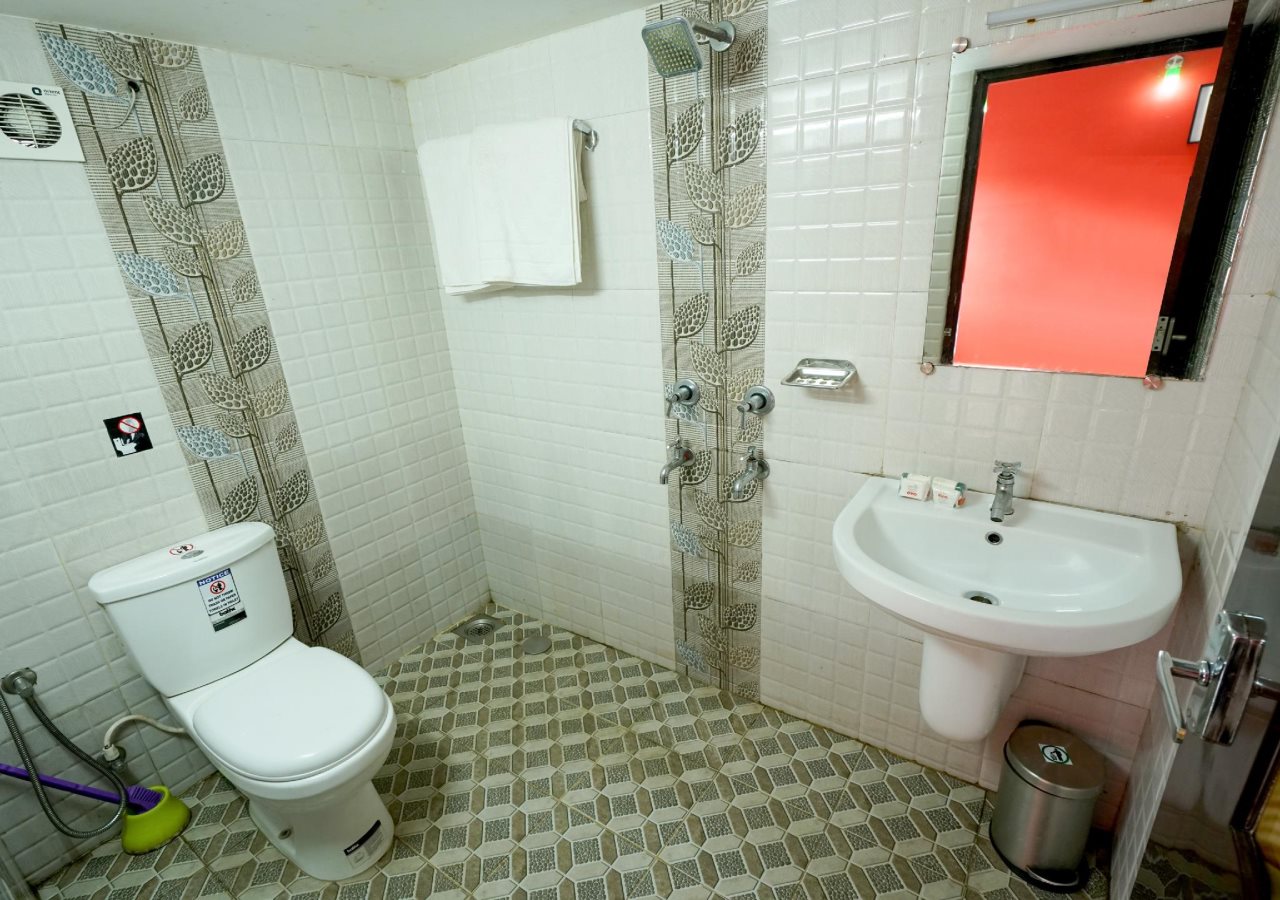 oyo 8653 achus inn
