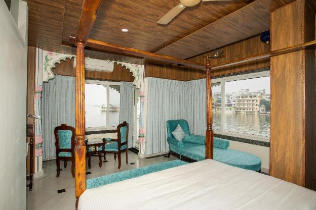 jheel hotel and restaurent