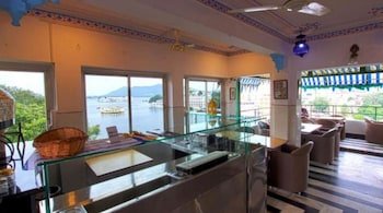 jheel hotel and restaurent