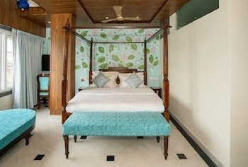 jheel hotel and restaurent