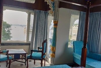 jheel hotel and restaurent