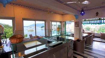 jheel hotel and restaurent