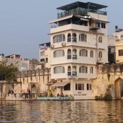 jheel hotel and restaurent