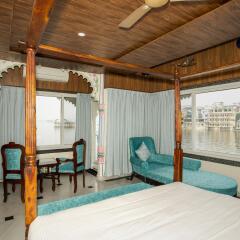 jheel hotel and restaurent