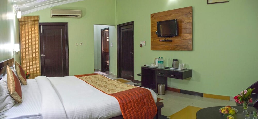 corbett aamod spa and resort riverside resort