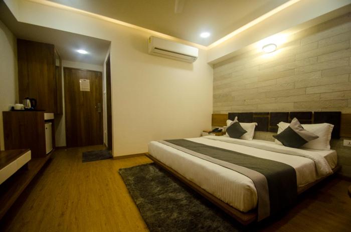 hotel grand elegance