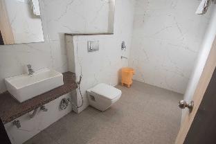 Hotel Mayur Palace,Plot No 11 Hoshangabad Road Near Chetak Bridge, Circle, Isbt Commercial Area, Habib Ganj, Bhopal,3 star