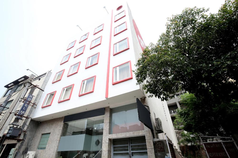 pax hotel welcome inn opp rly stn asr