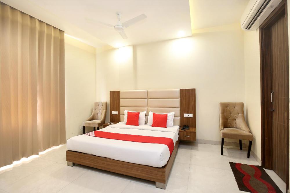 pax hotel welcome inn opp rly stn asr