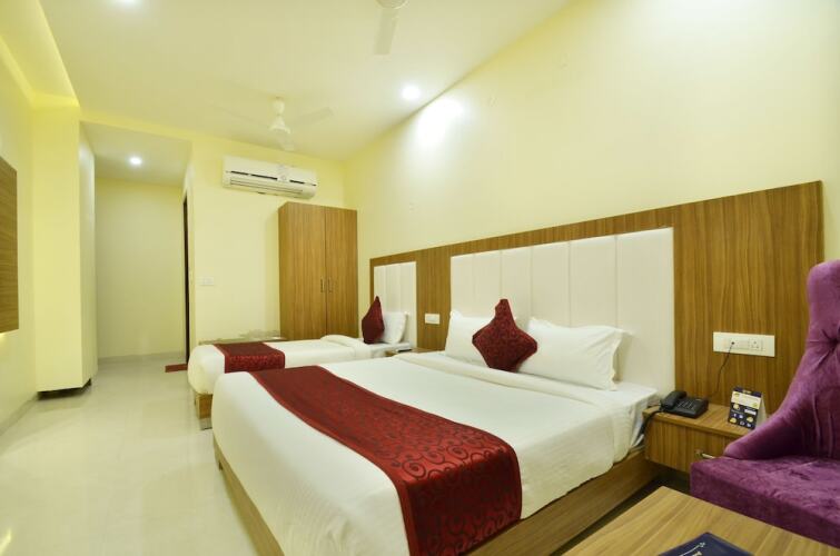 pax hotel welcome inn opp rly stn asr