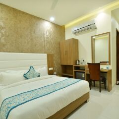 pax hotel welcome inn opp rly stn asr