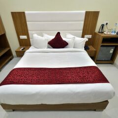 pax hotel welcome inn opp rly stn asr