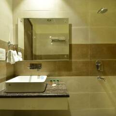 pax hotel welcome inn opp rly stn asr