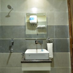 pax hotel welcome inn opp rly stn asr