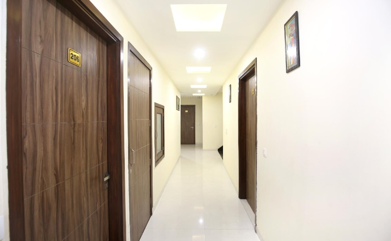 pax hotel welcome inn opp rly stn asr