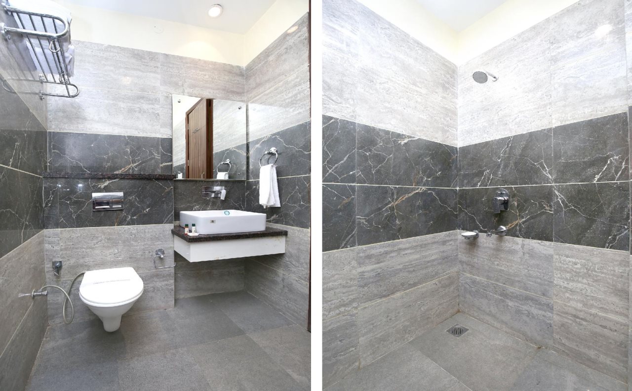 pax hotel welcome inn opp rly stn asr