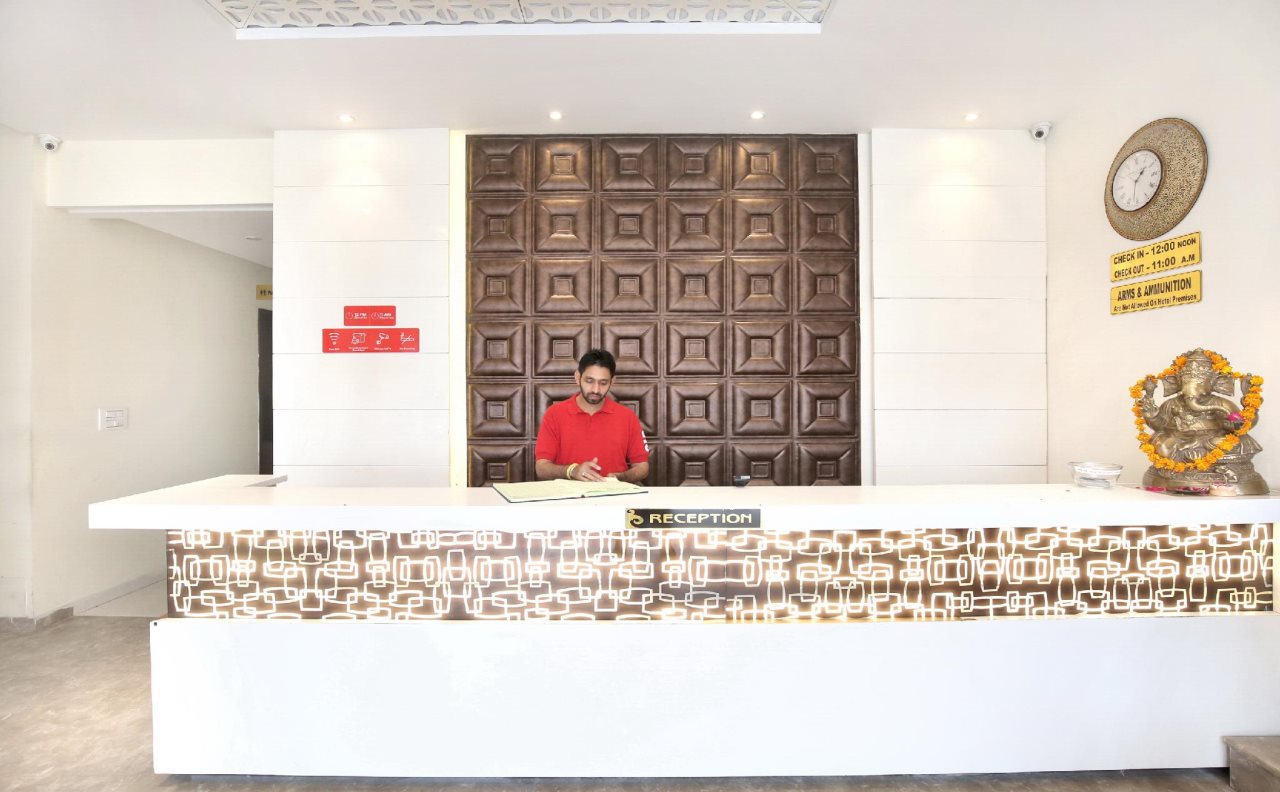 pax hotel welcome inn opp rly stn asr