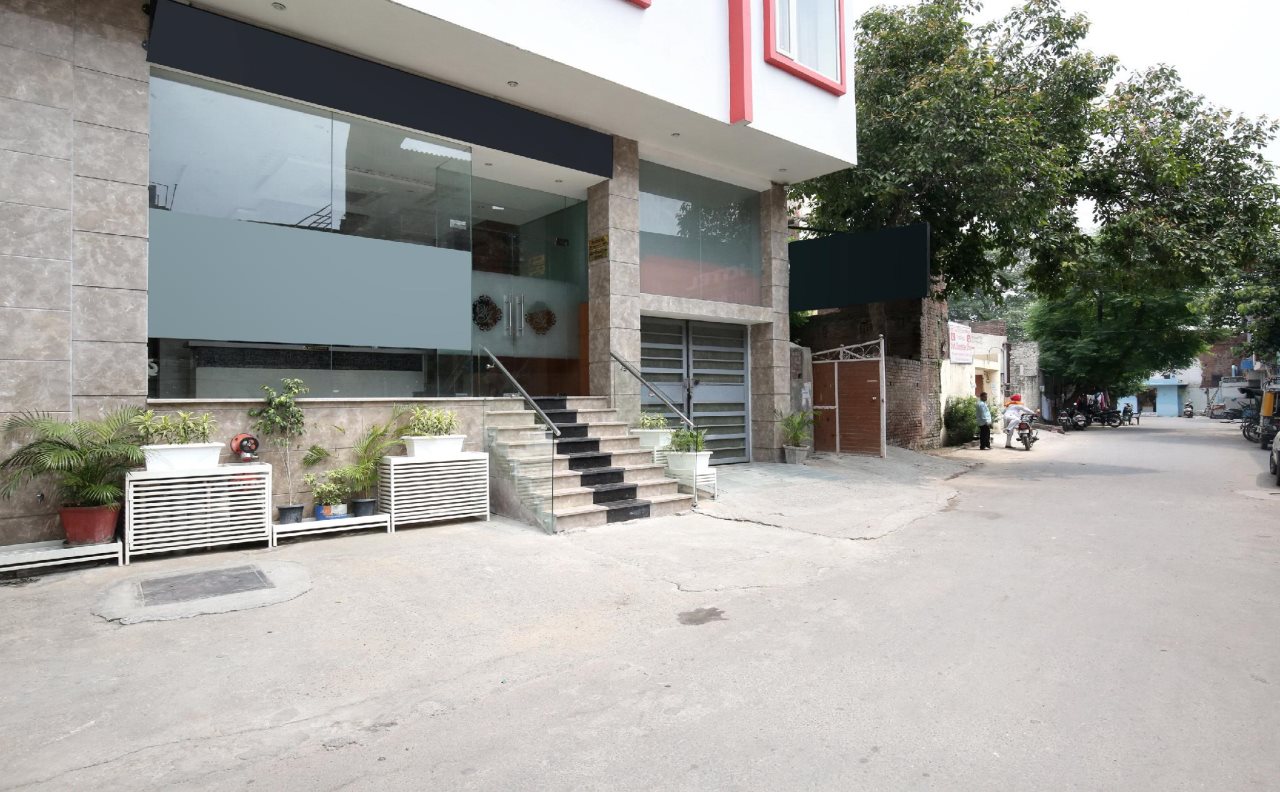 pax hotel welcome inn opp rly stn asr