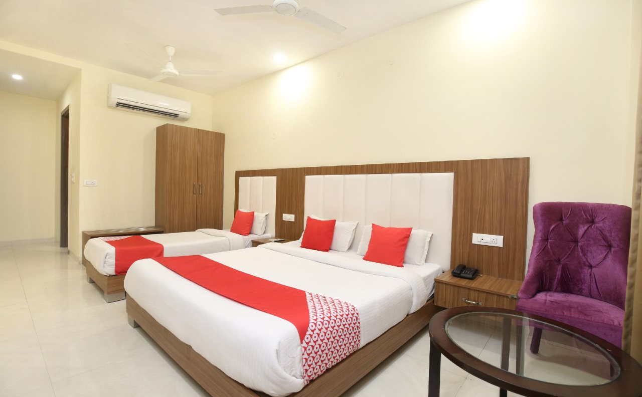 pax hotel welcome inn opp rly stn asr